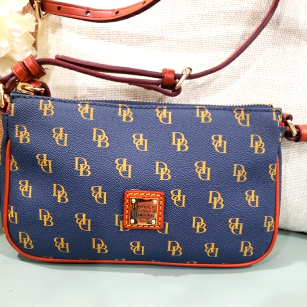 NEW WO/T DOONEY BOURKE CROSSBODY